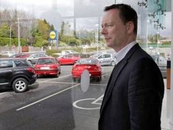 Doanh nhân George Mordaunt ở Clonmel, Ireland, từng có ý định tự sát